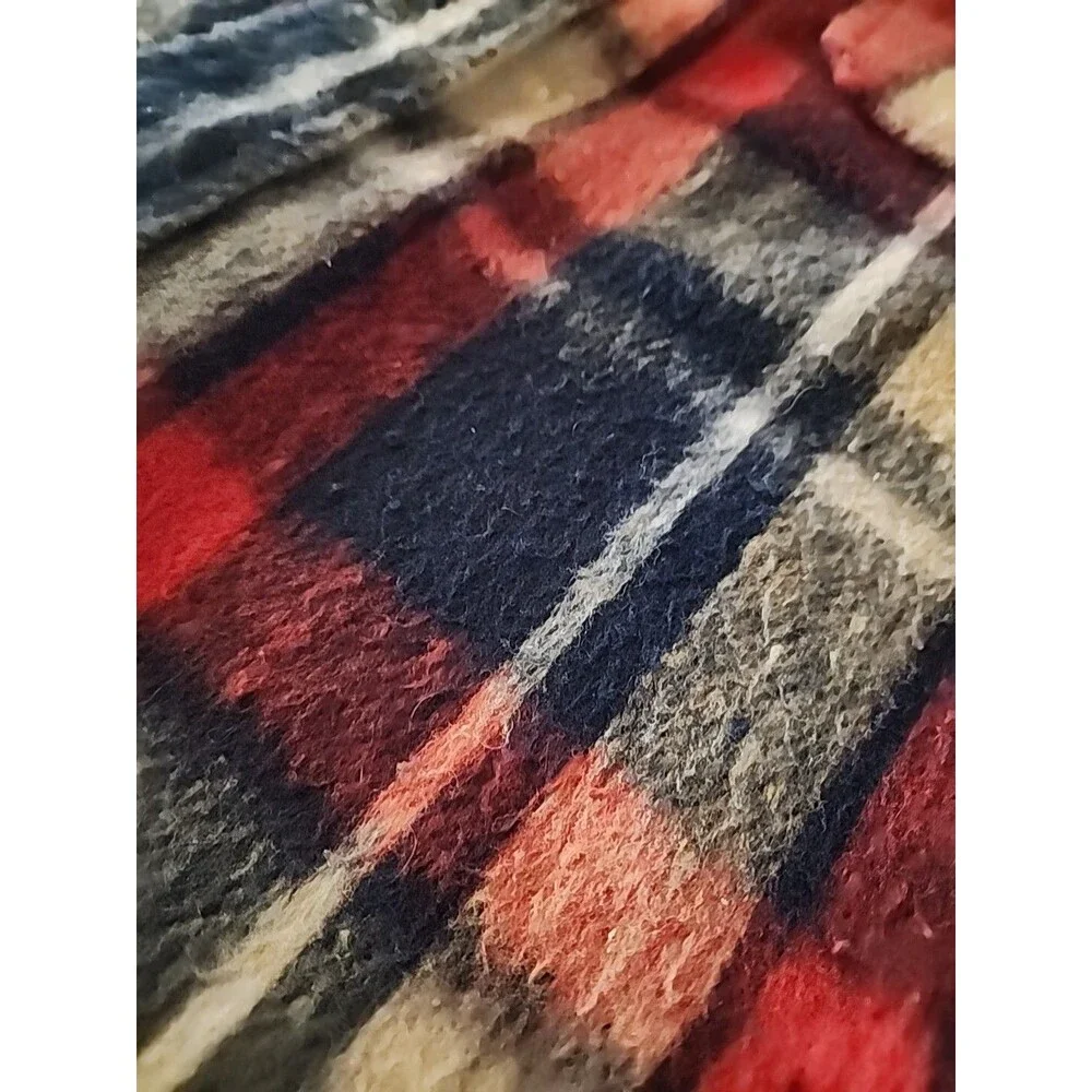 Men's Vintage Heavy weight Flannel Jacket Shirt Mervyn's Red Blue  NO BUTTONS